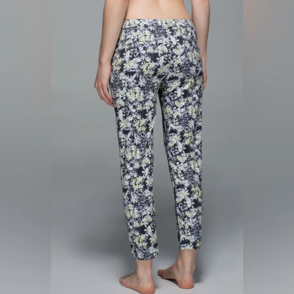 Lululemon Jet Crop *Luxtreme (Slim) - Picture 3 of 5